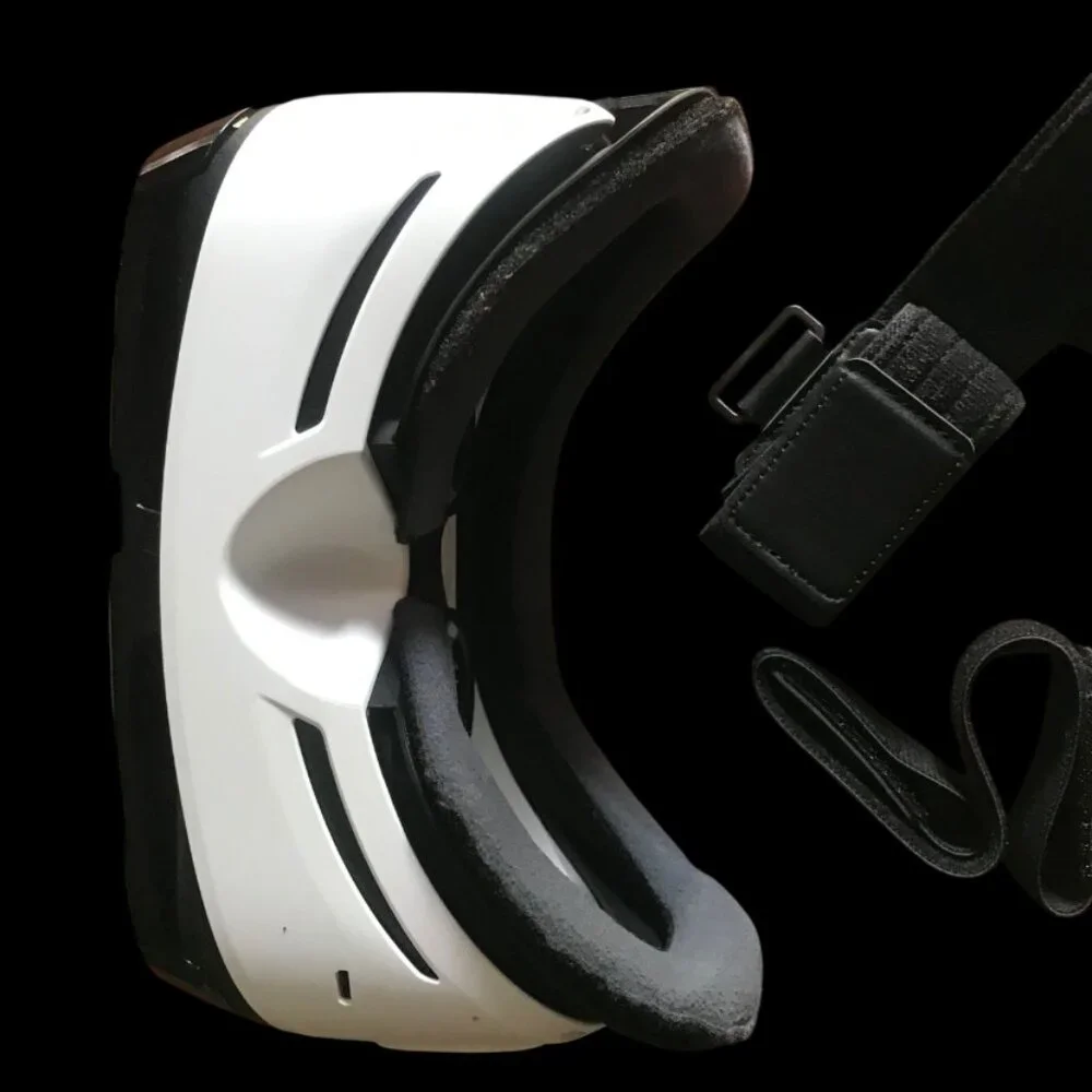 Samsung Gear VR Headset – Lightly Used | Oculus Powered | Original Box Included